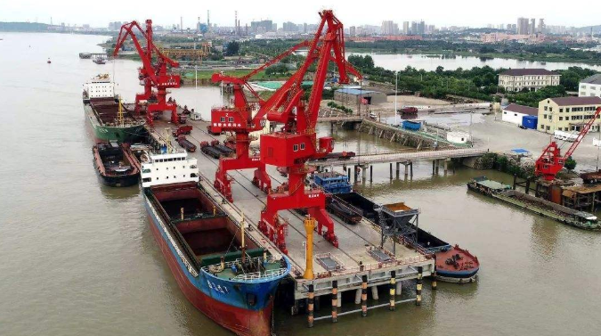 龙泉概述露天料场港口封闭问题的实行方法