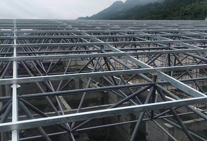 龙泉仁怀冠英学校艺体楼网架